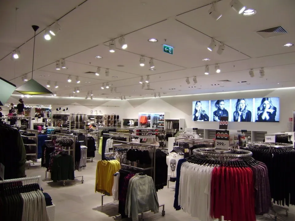 H&M Avion Brno