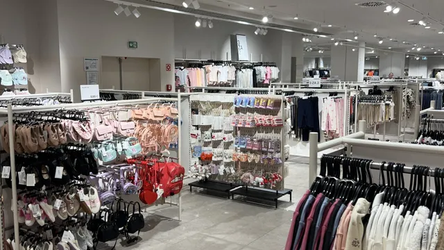 H&M CITY ARENA TRNAVA