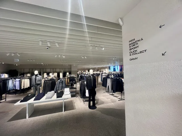 H&M OC AUPARK Bratislava