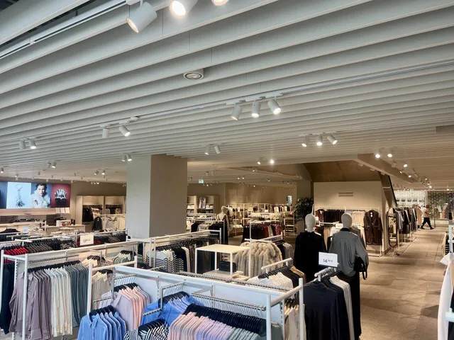 H&M OC AUPARK Bratislava