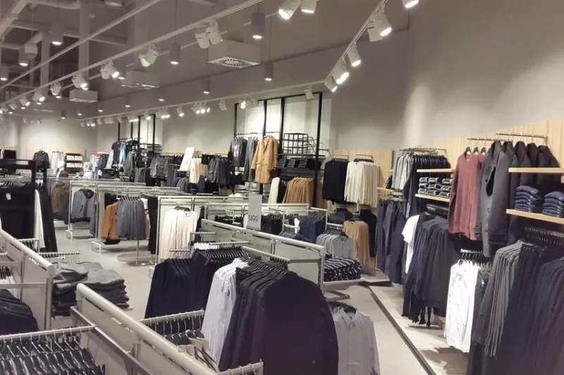 H&M Tesco Plzeň