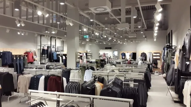 H&M Tesco Plzeň