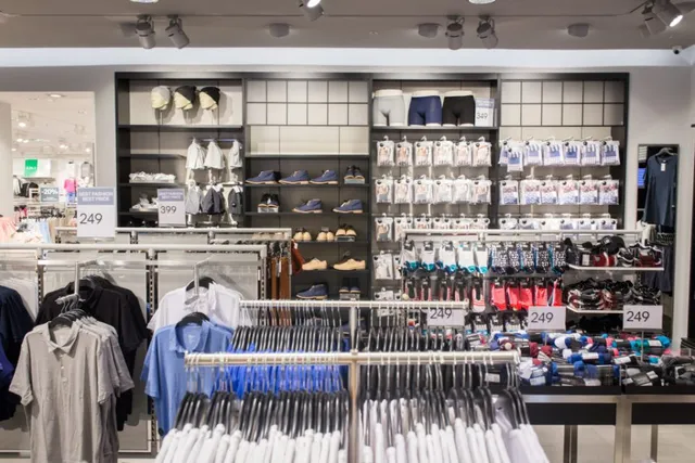 H&M Vaňkovka