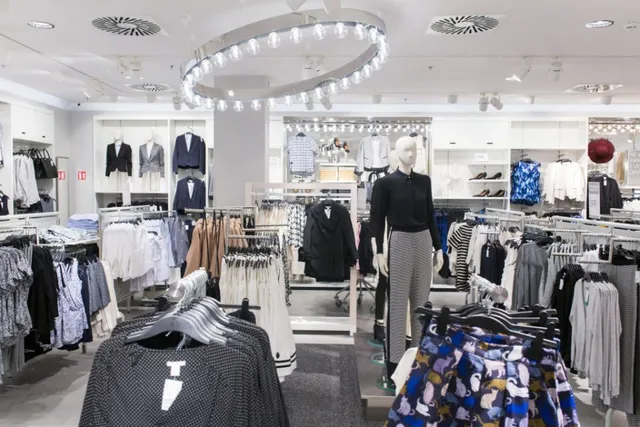 H&M Vaňkovka